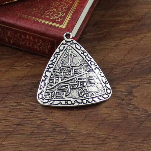 Pendant. Fashion Zinc Alloy jewelry findings. Triangle 31x30mm. Sold by KG