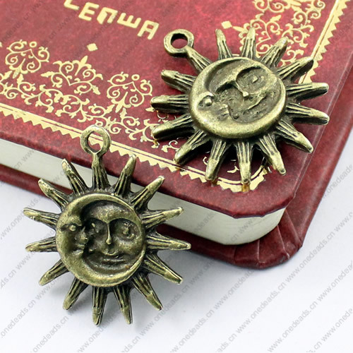 Pendant. Fashion Zinc Alloy jewelry findings. Sun 29x25mm. Sold by Bag