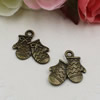 Pendant. Fashion Zinc Alloy jewelry findings. Glove 16x18mm. Sold by KG